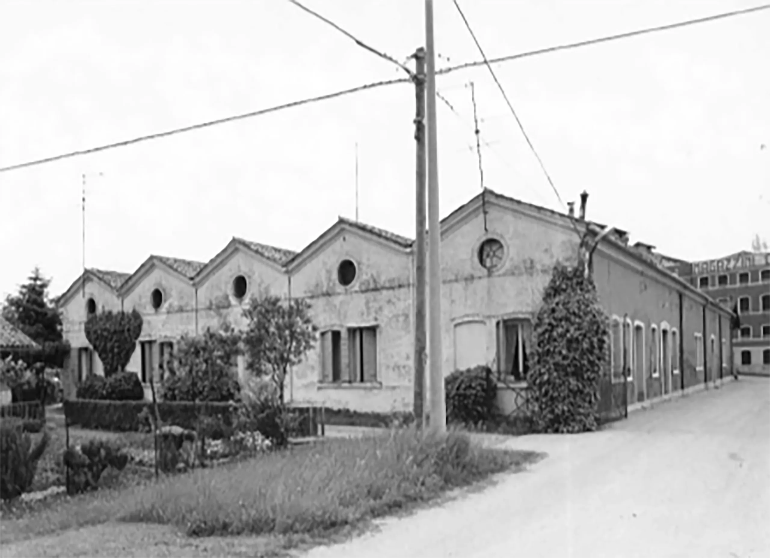 Rigenerazione dello storico complesso Mulini Mandelli tra architettura contemporanea e patrimonio industriale.